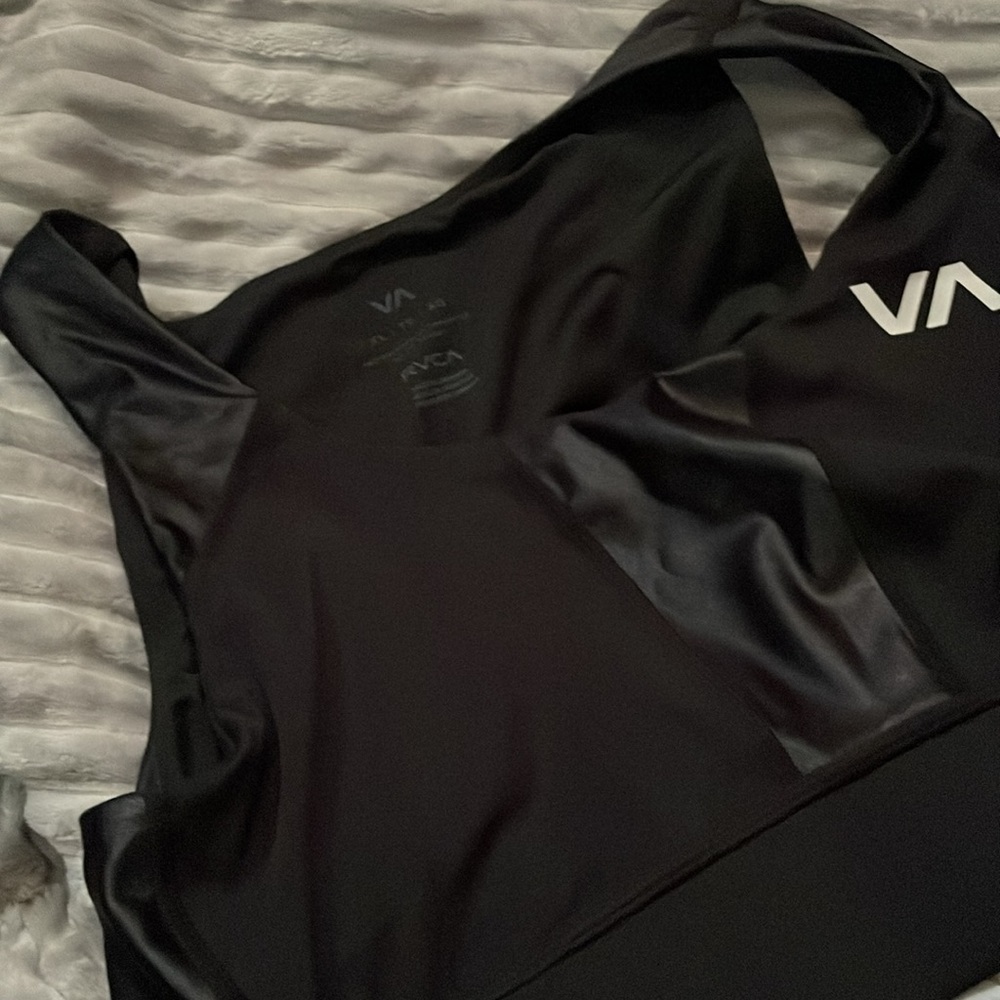 RVCA - Picture 4 of 8